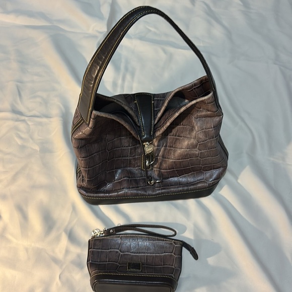 Dooney & Bourke Brown Croco Embossed Leather Logo Lock Hobo Bag with wristlet - Picture 1 of 12
